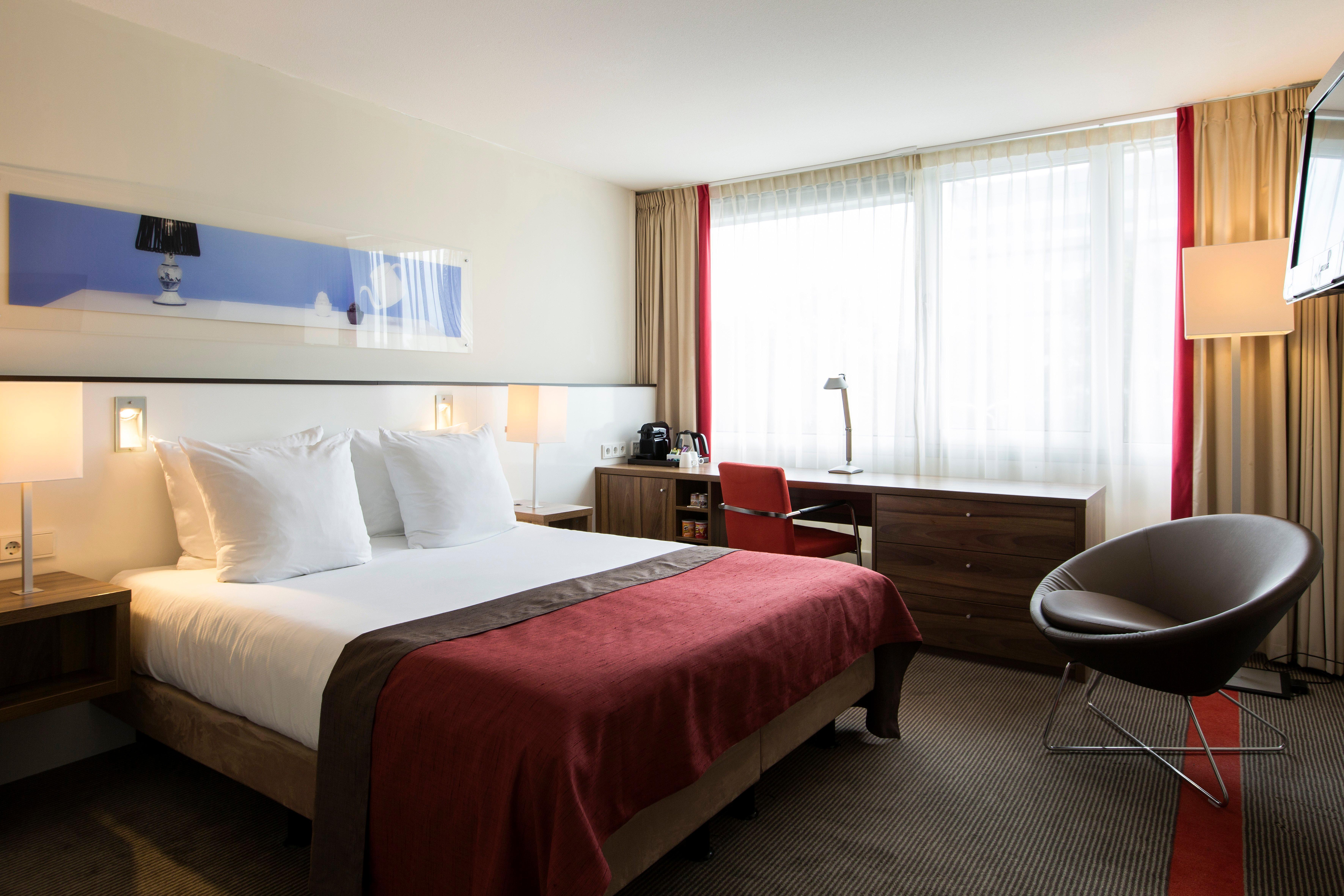 Holiday Inn Eindhoven Centre By Ihg Exterior foto
