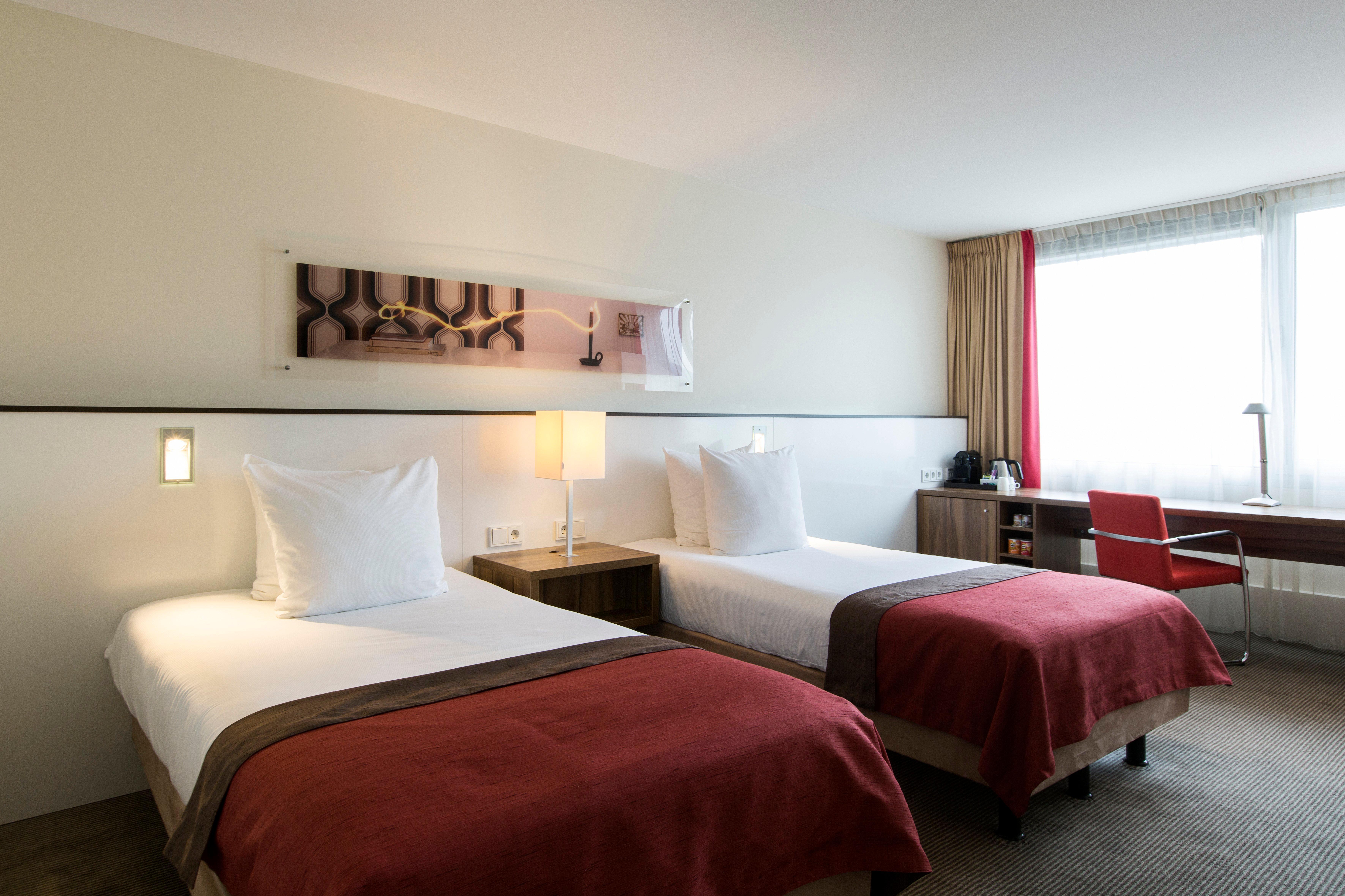 Holiday Inn Eindhoven Centre By Ihg Exterior foto