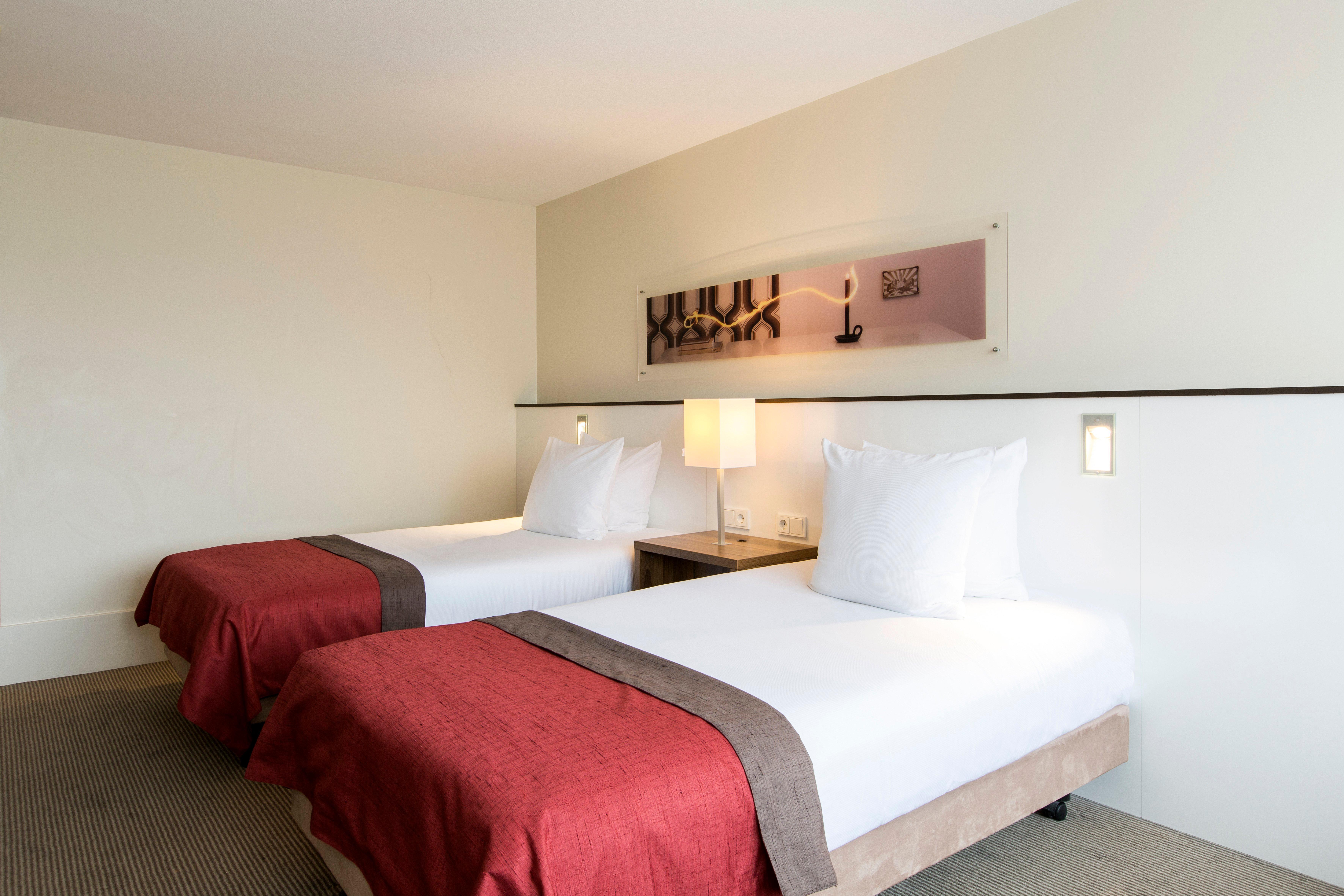 Holiday Inn Eindhoven Centre By Ihg Exterior foto