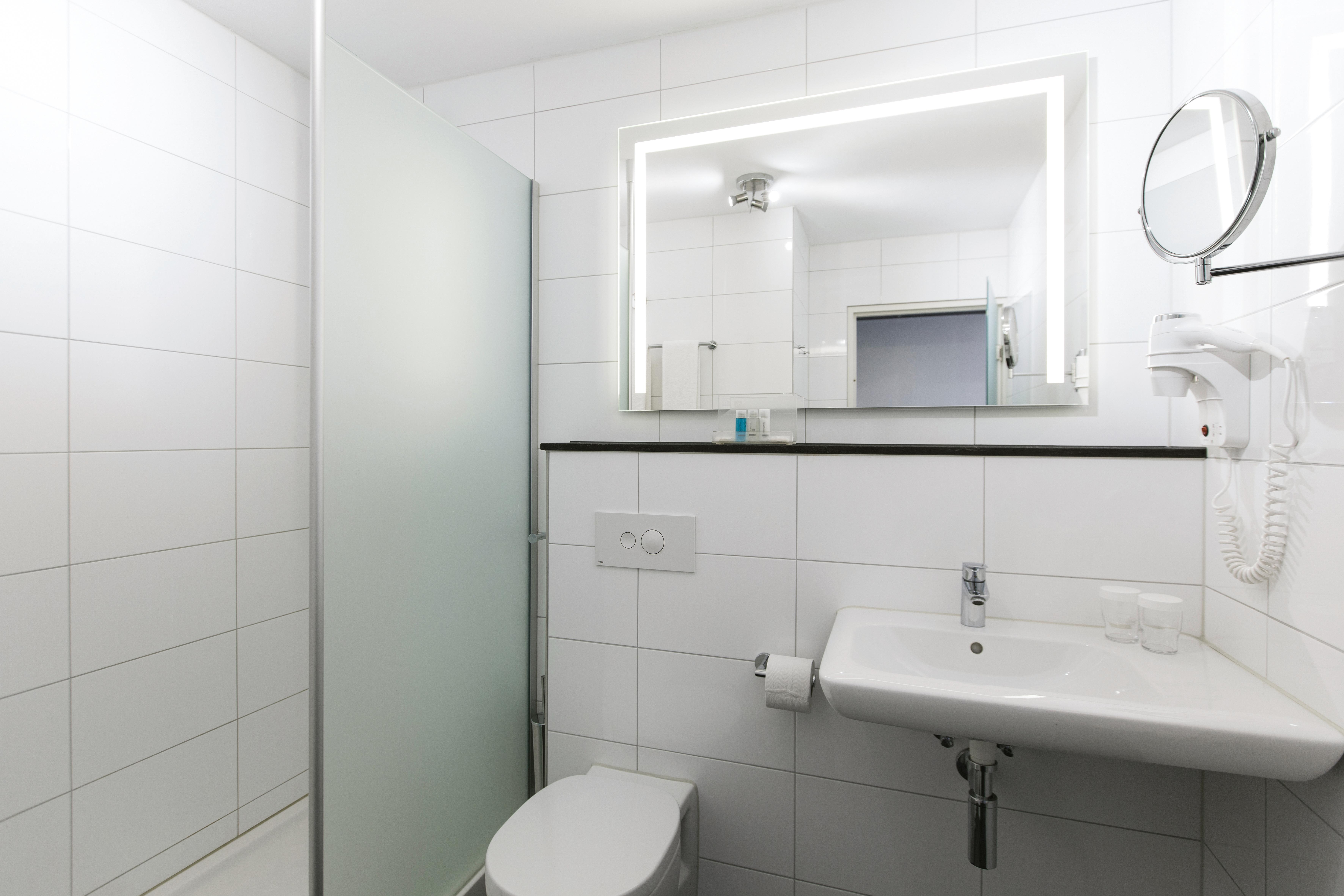 Holiday Inn Eindhoven Centre By Ihg Exterior foto