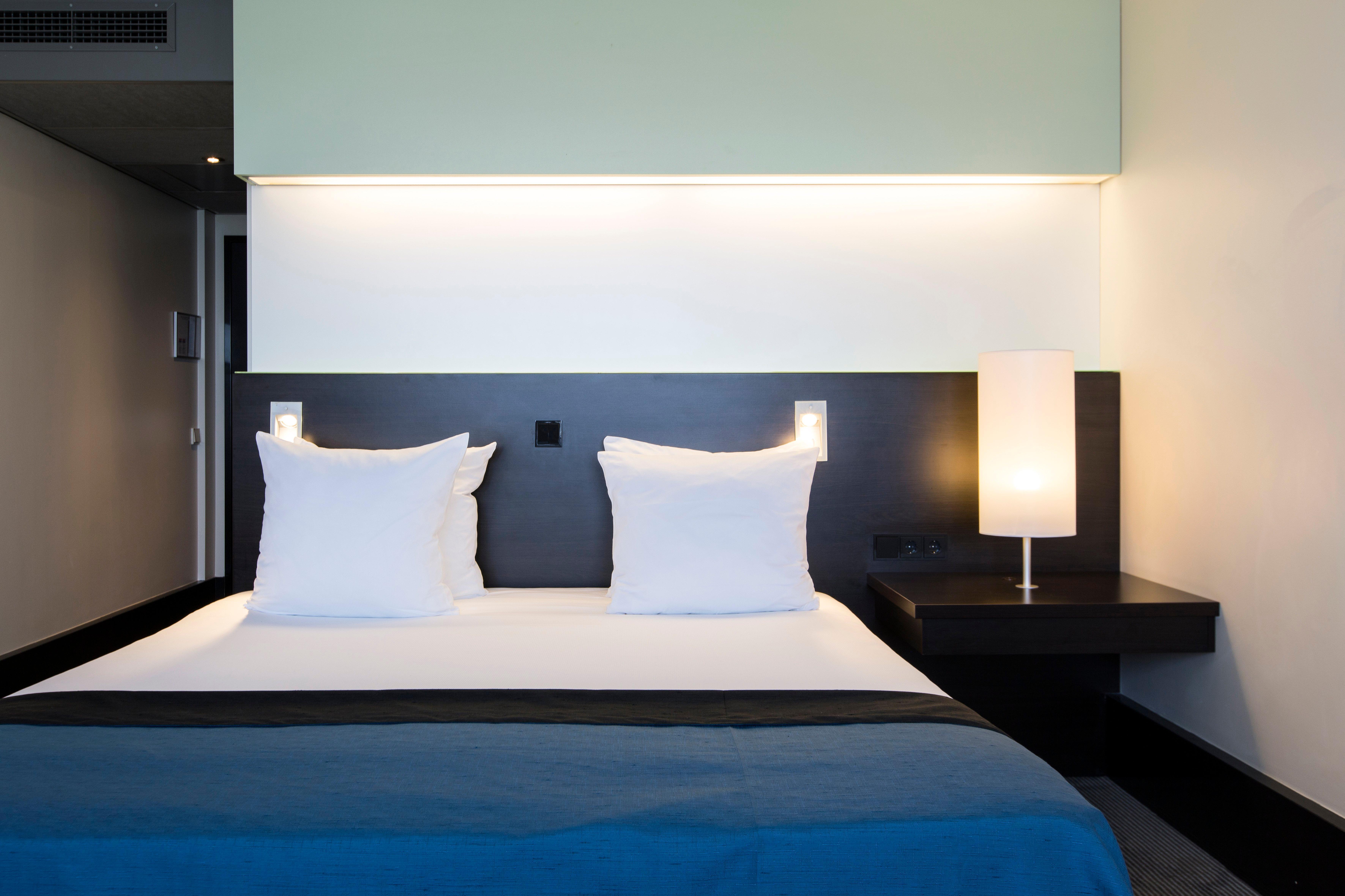 Holiday Inn Eindhoven Centre By Ihg Exterior foto