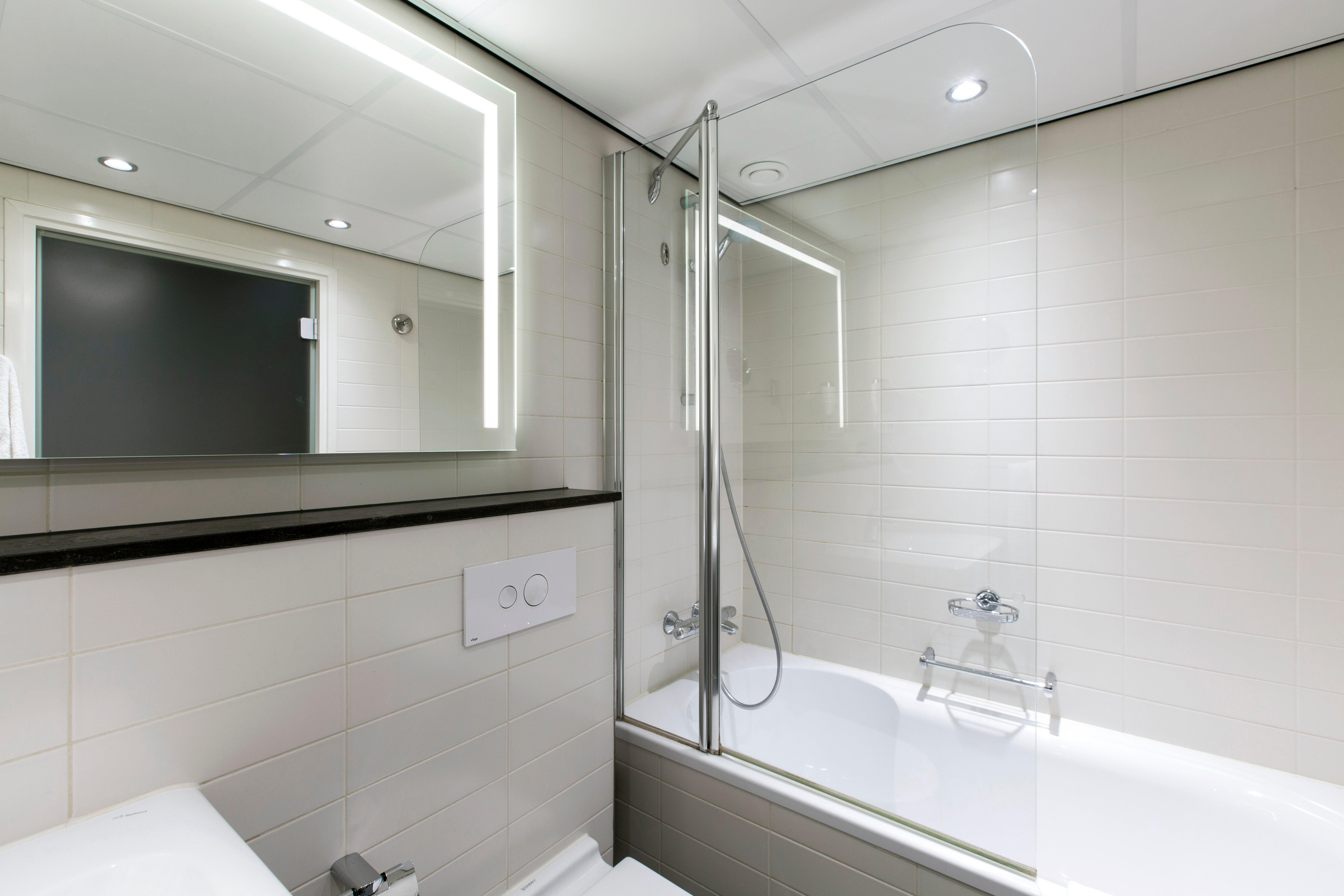 Holiday Inn Eindhoven Centre By Ihg Exterior foto