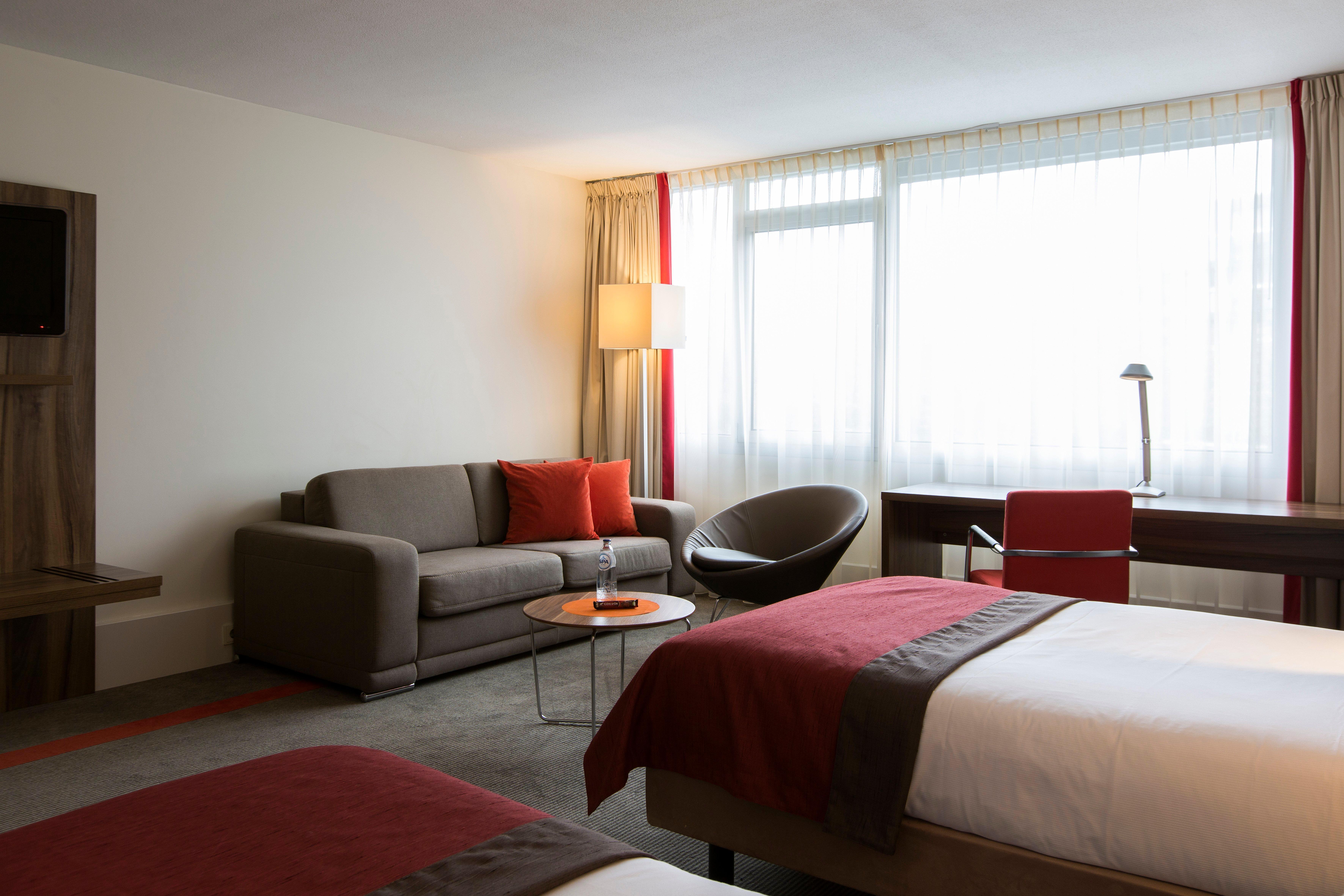 Holiday Inn Eindhoven Centre By Ihg Exterior foto