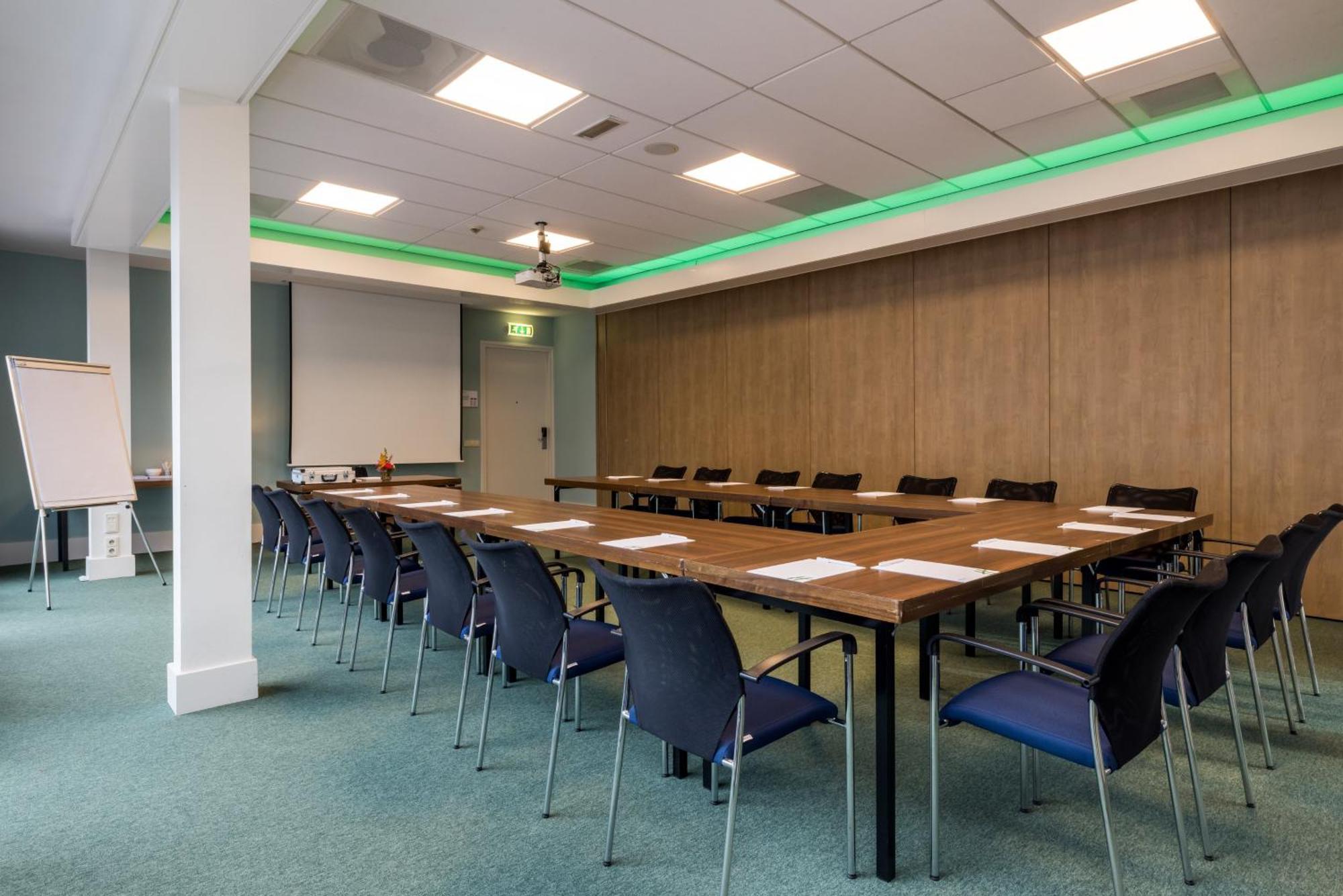 Holiday Inn Eindhoven Centre By Ihg Exterior foto
