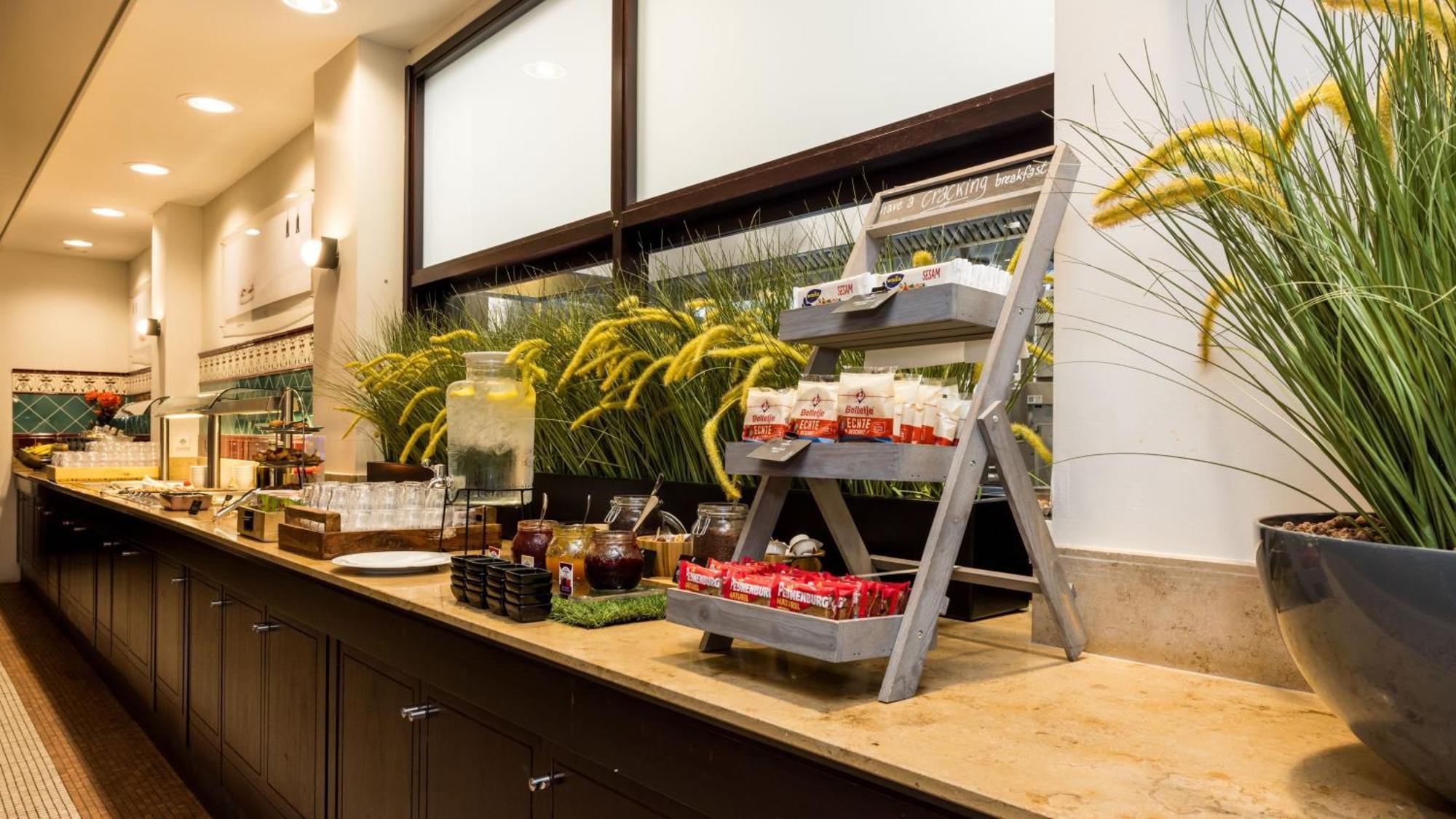 Holiday Inn Eindhoven Centre By Ihg Exterior foto