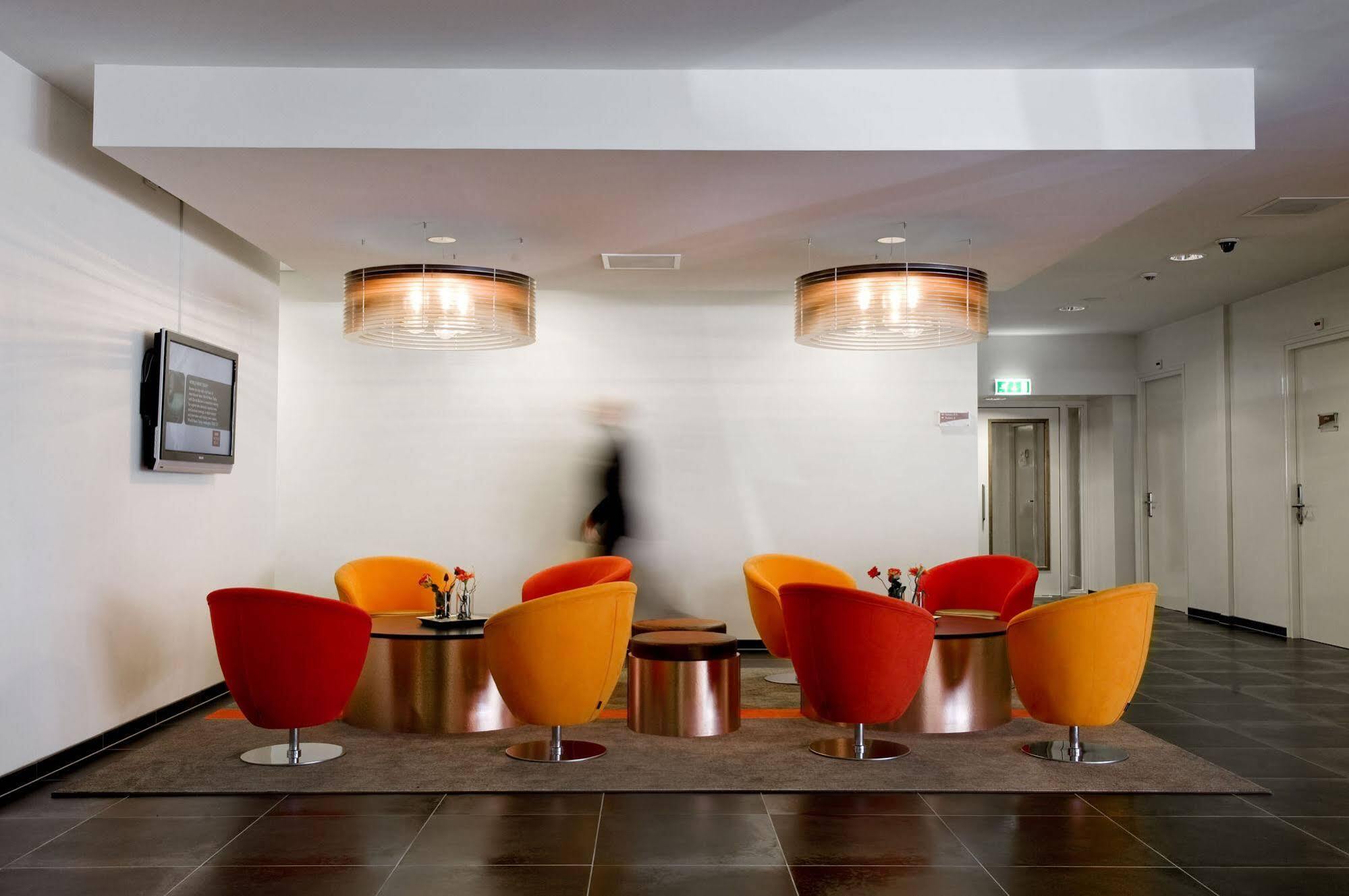 Holiday Inn Eindhoven Centre By Ihg Exterior foto